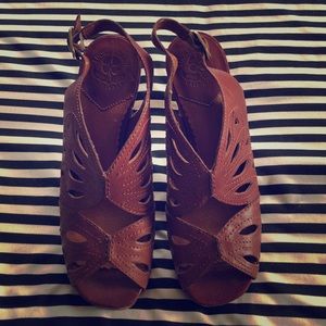 Cute Lucky Brand stack heel sandals